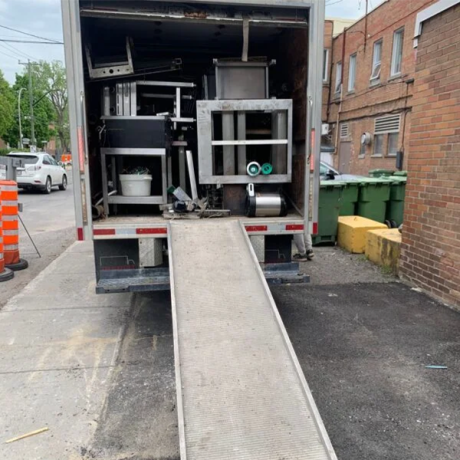 Metal scrappers in Montreal